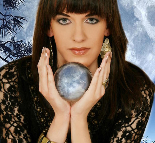 Magická guľa Monika